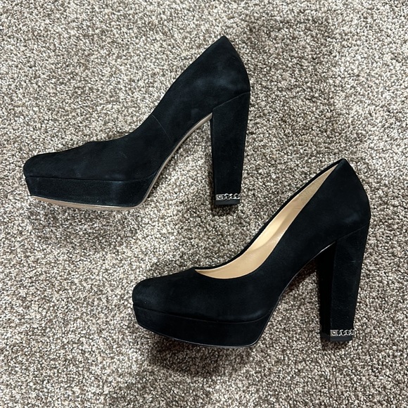 Michael Kors Thick Black Pump - Picture 2 of 4